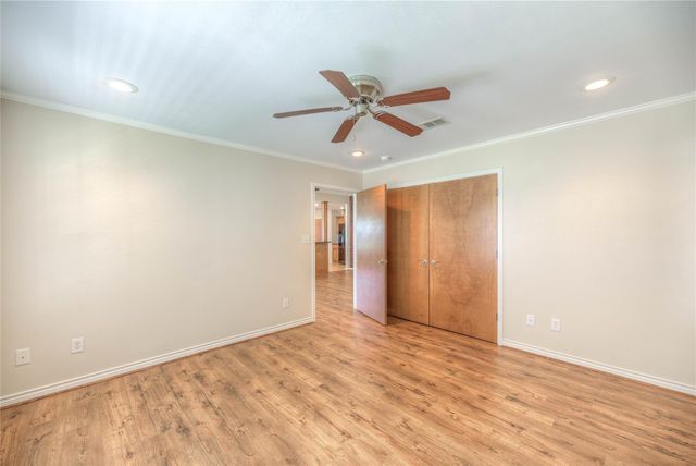 320 Lakefront Drive, Onalaska, TX 77360
