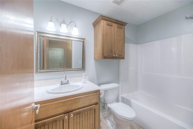 320 Lakefront Drive, Onalaska, TX 77360