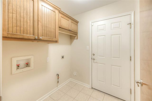 320 Lakefront Drive, Onalaska, TX 77360