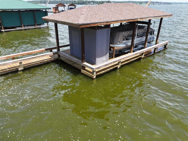 320 Lakefront Drive, Onalaska, TX 77360