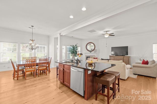 8219 Cottsbrooke Drive, Huntersville, NC 28078