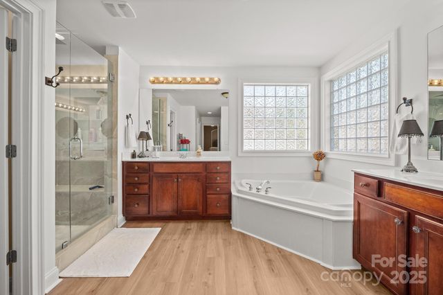 8219 Cottsbrooke Drive, Huntersville, NC 28078