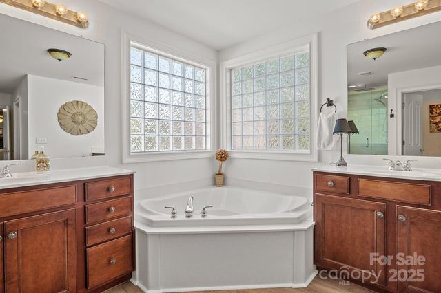 8219 Cottsbrooke Drive, Huntersville, NC 28078