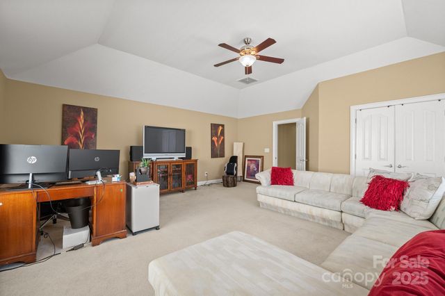 8219 Cottsbrooke Drive, Huntersville, NC 28078