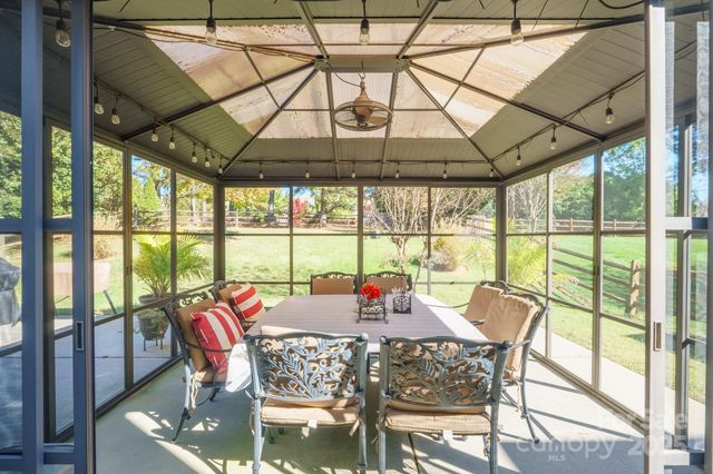 8219 Cottsbrooke Drive, Huntersville, NC 28078