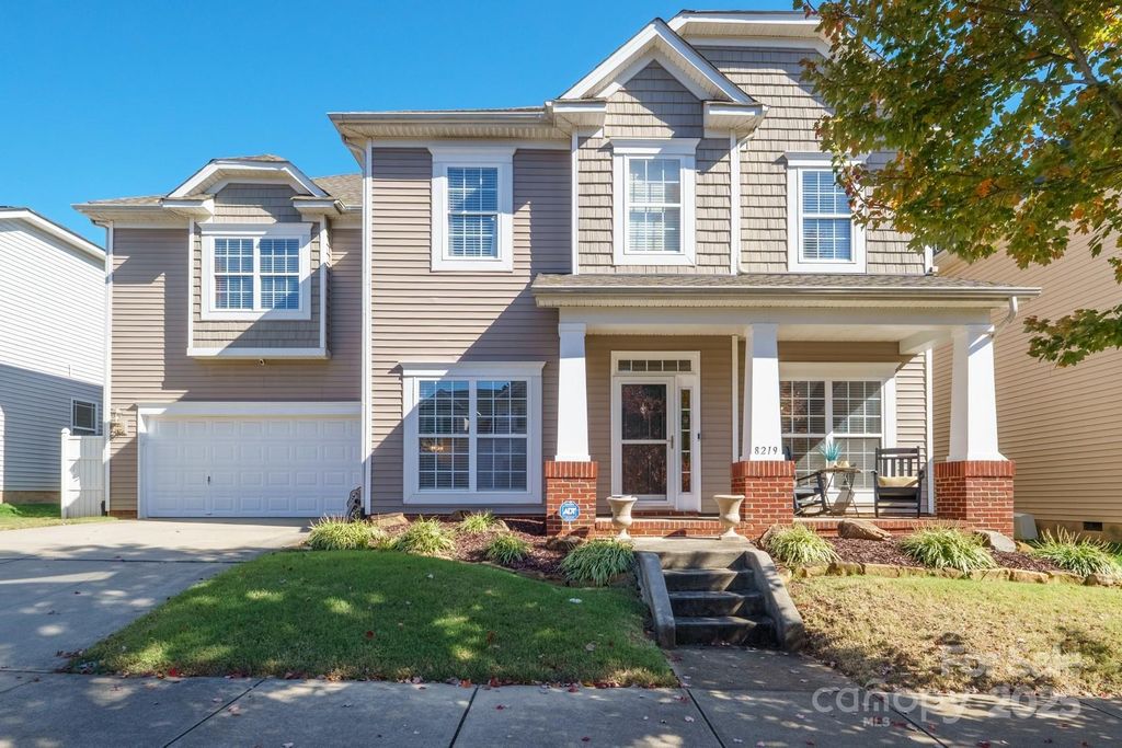 8219 Cottsbrooke Drive, Huntersville, NC 28078