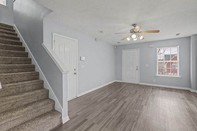 1022 Cheryl Ln, La Vergne, TN 37086