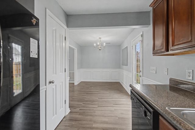 1022 Cheryl Ln, La Vergne, TN 37086