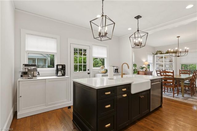 1000 Guilford Avenue, Greensboro, NC 27401