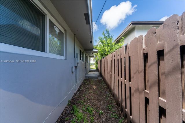 2260 Charleston Street, Hollywood, FL 33020