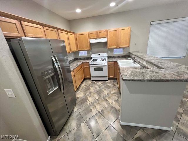 7204 Glen Shire Court, Las Vegas, NV 89149
