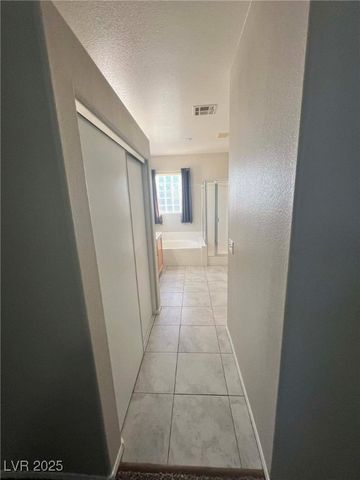 7204 Glen Shire Court, Las Vegas, NV 89149