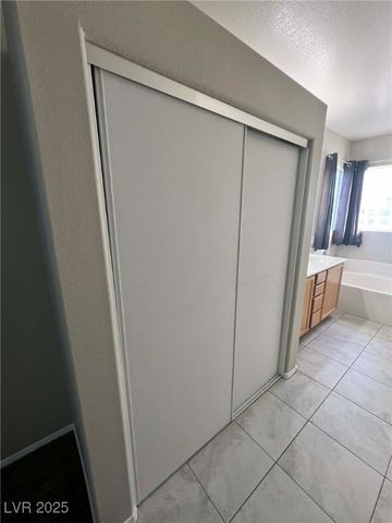 7204 Glen Shire Court, Las Vegas, NV 89149