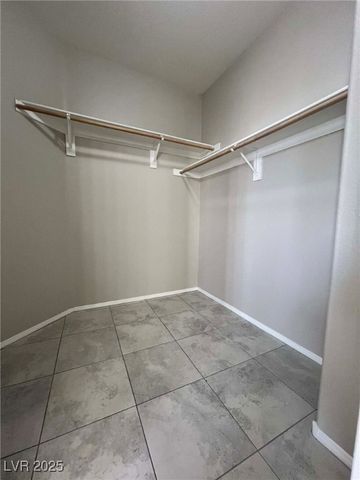 7204 Glen Shire Court, Las Vegas, NV 89149