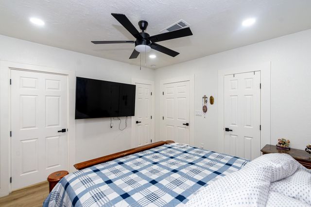 2930 W Shane Street, Alvin, TX 77511