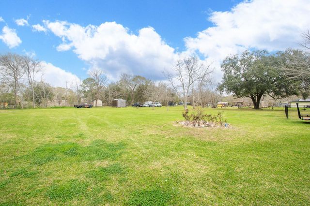 2930 W Shane Street, Alvin, TX 77511