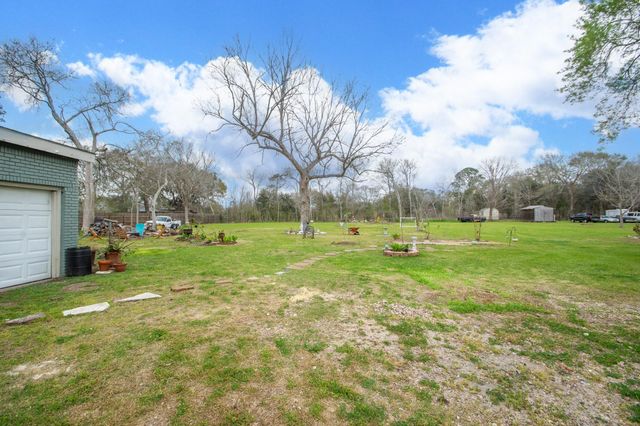 2930 W Shane Street, Alvin, TX 77511