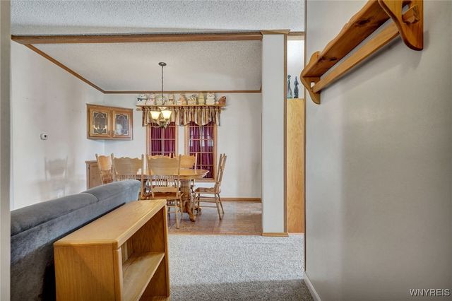 807 Fernwood Drive, Lockport Town, NY 14094