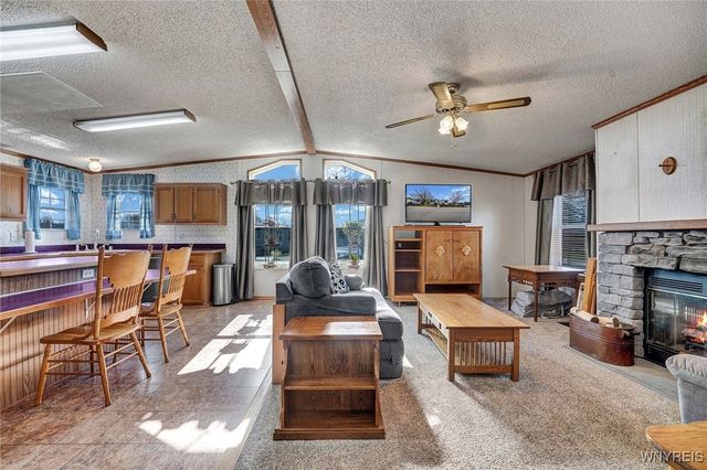 807 Fernwood Drive, Lockport Town, NY 14094