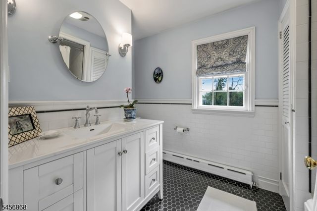 120 Riverwood Ave, Bedminster Twp., NJ 07921