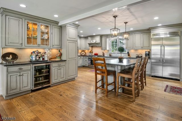 120 Riverwood Ave, Bedminster Twp., NJ 07921