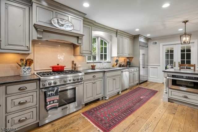 120 Riverwood Ave, Bedminster Twp., NJ 07921