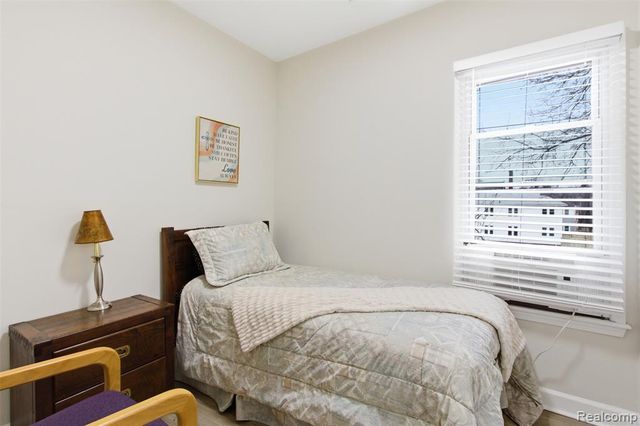 1675 Gladstone Street, Detroit, MI 48206