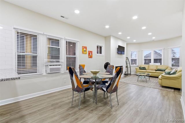 1675 Gladstone Street, Detroit, MI 48206