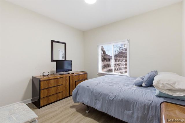 1675 Gladstone Street, Detroit, MI 48206