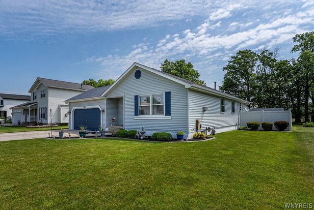 7001 Deborah Lane, Wheatfield, NY 14304