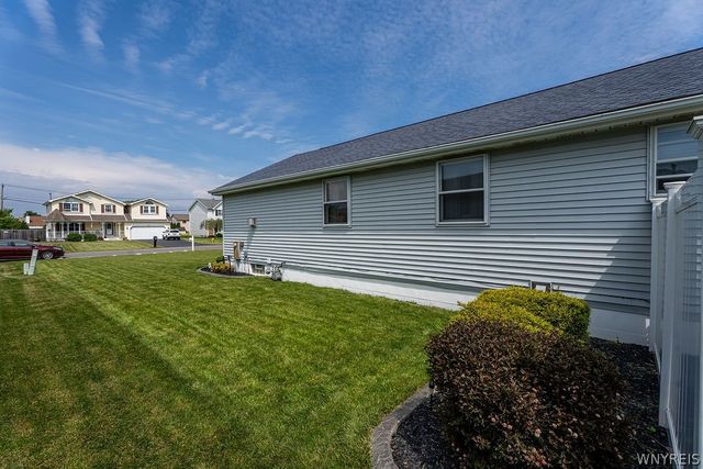 7001 Deborah Lane, Wheatfield, NY 14304