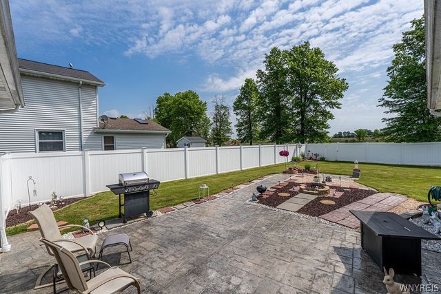 7001 Deborah Lane, Wheatfield, NY 14304