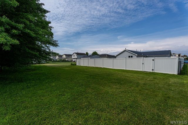 7001 Deborah Lane, Wheatfield, NY 14304