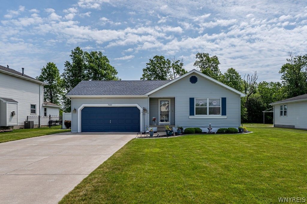 7001 Deborah Lane, Wheatfield, NY 14304