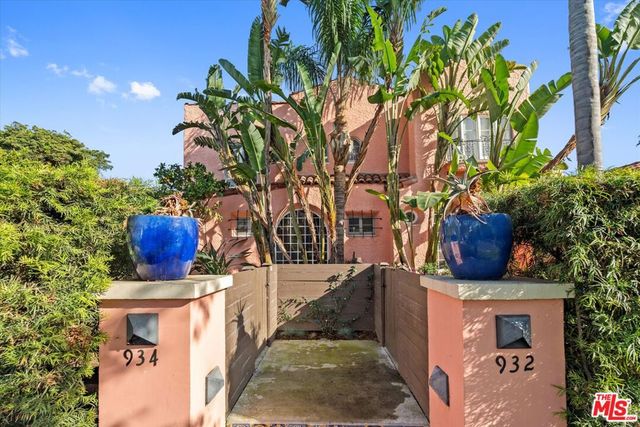 930 N Harper Avenue, West Hollywood, CA 90046