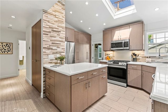 8963 Cynthia, West Hollywood, CA 90069