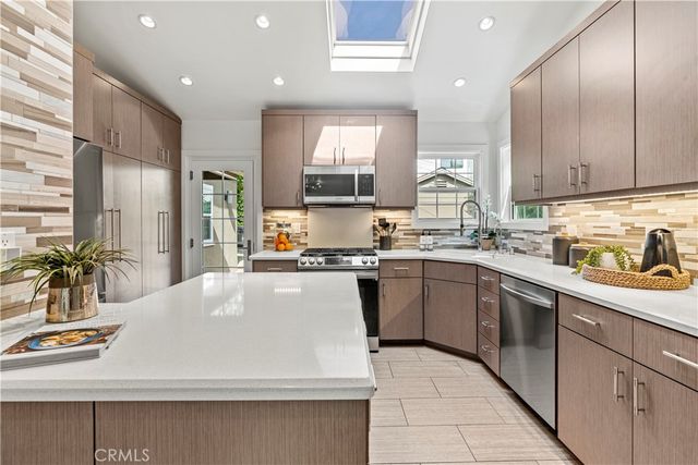 8963 Cynthia, West Hollywood, CA 90069