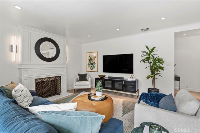 8963 Cynthia, West Hollywood, CA 90069