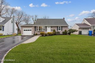 32 Tanglewood Lane, Colonia, NJ 07067