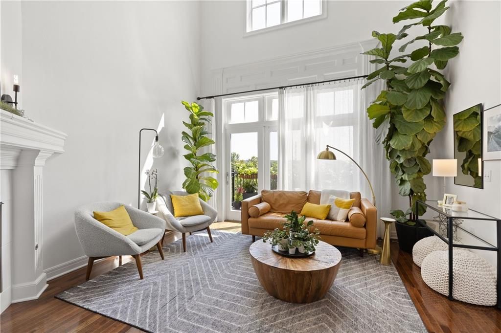 10531 Mission Road 304, Leawood, KS 66206