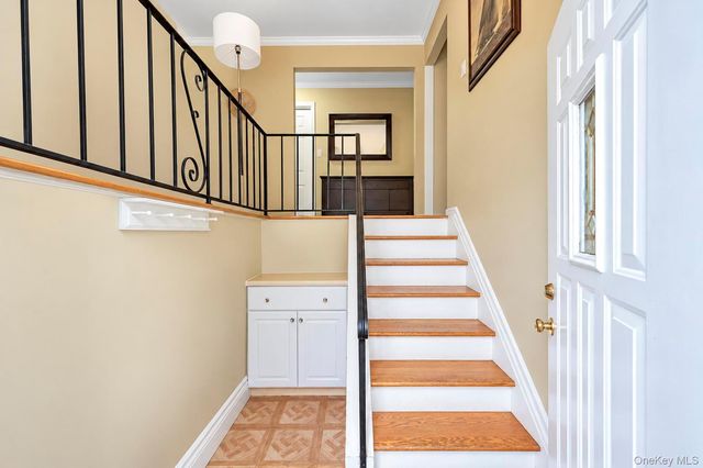 100 Pioxi Street, Copiague, NY 11726