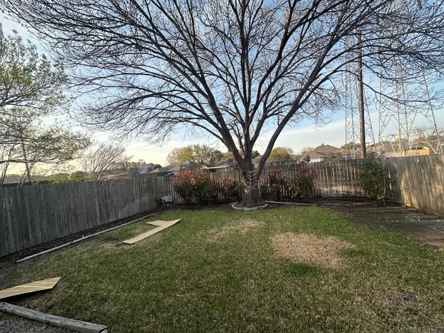 2517 Lawnview Drive, Carrollton, TX 75006