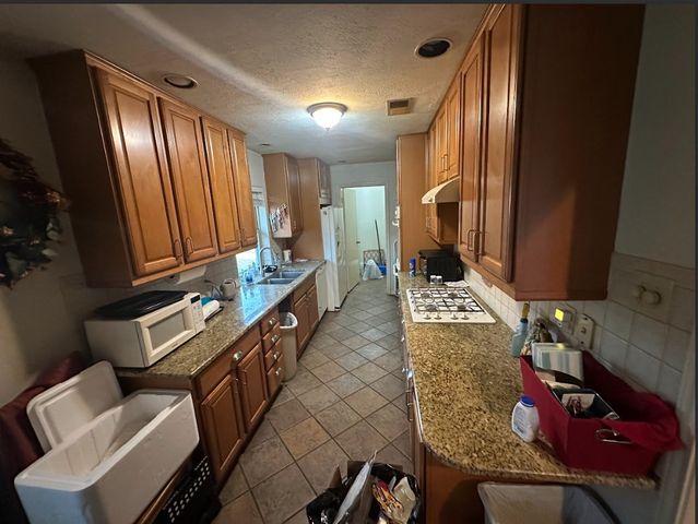 2517 Lawnview Drive, Carrollton, TX 75006