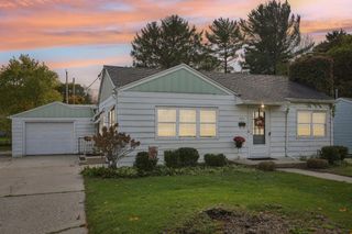 1343 Hillside DRIVE, Waukesha, WI 53186