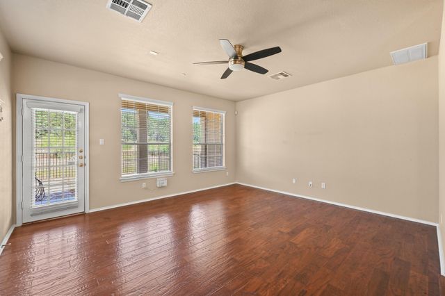 9201 Brodie LN 502, Austin, TX 78748