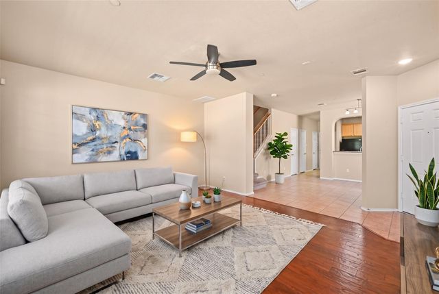 9201 Brodie LN 502, Austin, TX 78748