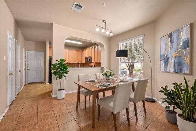 9201 Brodie LN 502, Austin, TX 78748