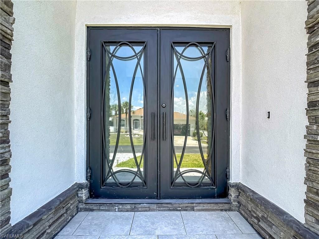 8831 Woodgate DR, FORT MYERS, FL 33908 — photo 2