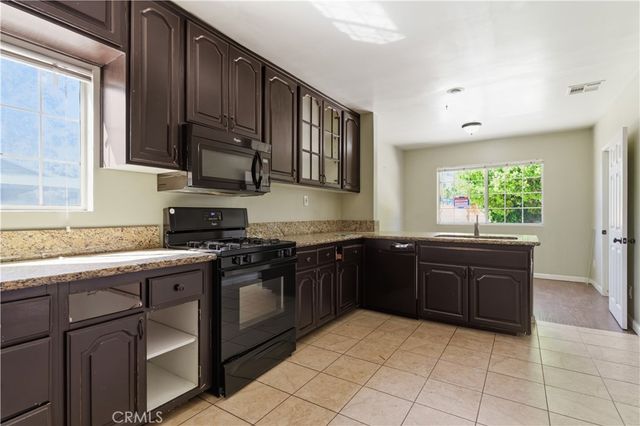 15000 Hamlin Street, Van Nuys, CA 91411