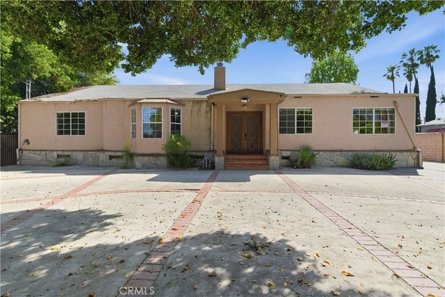 15000 Hamlin Street, Van Nuys, CA 91411